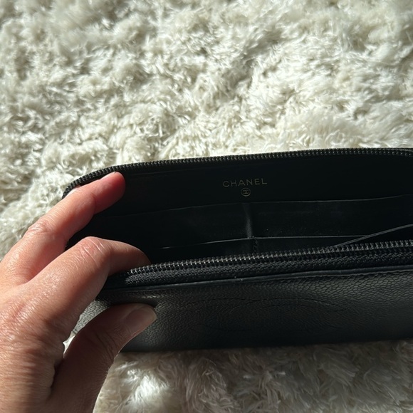 Black Chanel caviar leather long zip wallet - Picture 10 of 12